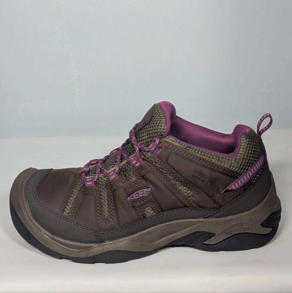 NEW Keen Womens Circadia Low Height Leather Waterproof Hiking Shoes Sz 10 brown